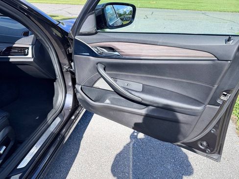Used 2017 BMW 540i xDrive AWD/4WD image 19