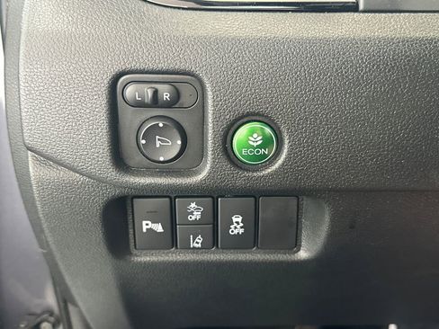 Used 2022 Honda Pilot Touring image 9