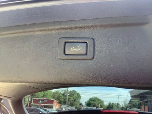 Used 2016 Subaru Outback 2.5i Limited AWD/4WD image 15
