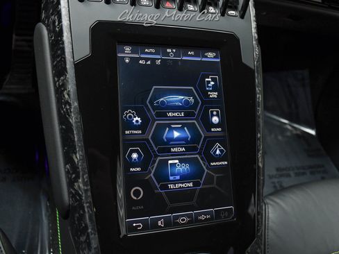 Used 2020 Lamborghini Huracan EVO image 18
