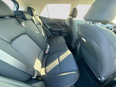 New 2026 Hyundai Venue SE image 19