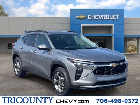 Used 2024 Chevrolet Trax LT image 1