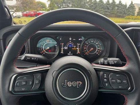 Certified 2024 Jeep Wrangler Unlimited Rubicon image 22