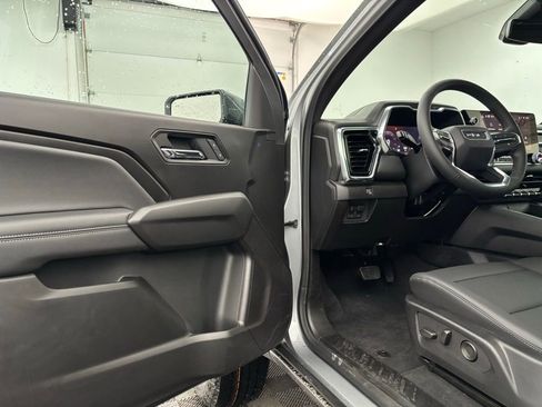 New 2026 GMC Canyon Elevation w/ Convenience Package image 15