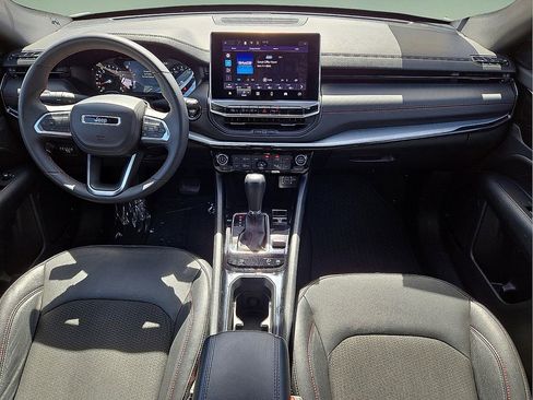 Used 2024 Jeep Compass Trailhawk image 18