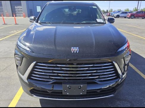 Used 2025 Buick Enclave Preferred FWD image 1
