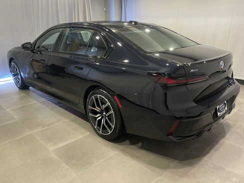 Used 2025 BMW 740i xDrive 740i xDrive image 5