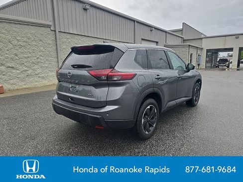 Used 2024 Nissan Rogue SV FWD image 5