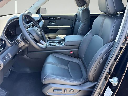 Used 2025 Honda Pilot Touring image 32