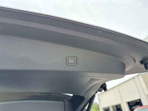 New 2026 Cadillac Vistiq Sport image 12