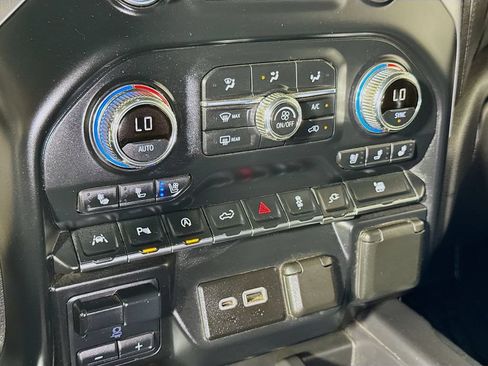 Used 2020 GMC Sierra 1500 SLT w/ SLT Premium Plus Package AWD/4WD image 14