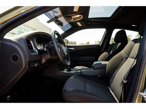 Used 2022 Dodge Charger SXT w/ Blacktop Package image 12