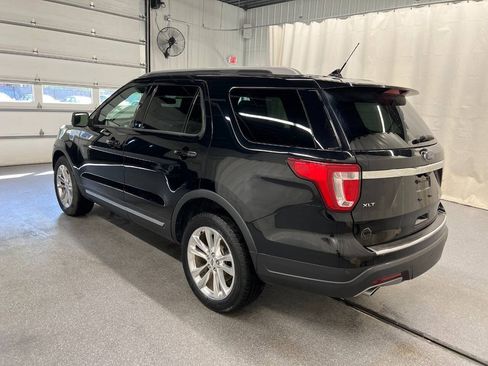 Used 2018 Ford Explorer XLT w/ Equipment Group 202A AWD/4WD image 6