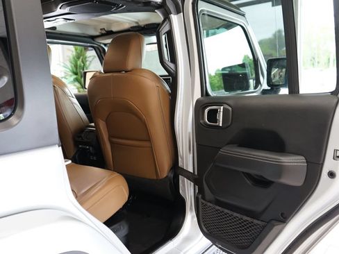Used 2023 Jeep Wrangler Unlimited Sahara AWD/4WD image 47