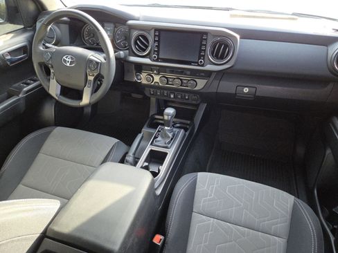 Used 2022 Toyota Tacoma TRD Sport w/ Technology Package image 26