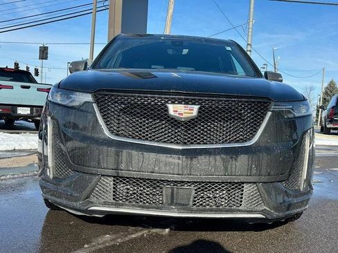 Used 2022 Cadillac XT6 Sport w/ Technology Package image 13