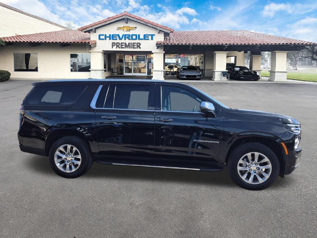 Used 2026 Chevrolet Suburban Premier AWD/4WD image 9
