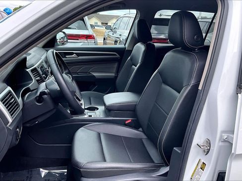 Used 2023 Volkswagen Atlas SE image 9