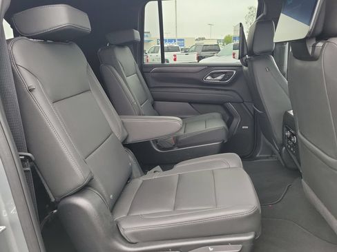 Used 2024 Chevrolet Suburban Z71 w/ Luxury Package AWD/4WD image 26