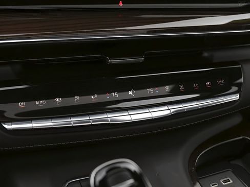 Certified 2023 Cadillac Escalade Premium Luxury Platinum RWD image 17
