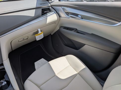 New 2026 Cadillac XT5 Premium Luxury w/ Driver Assist Package FWD image 15
