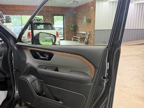 Used 2025 Subaru Forester Sport AWD/4WD image 35