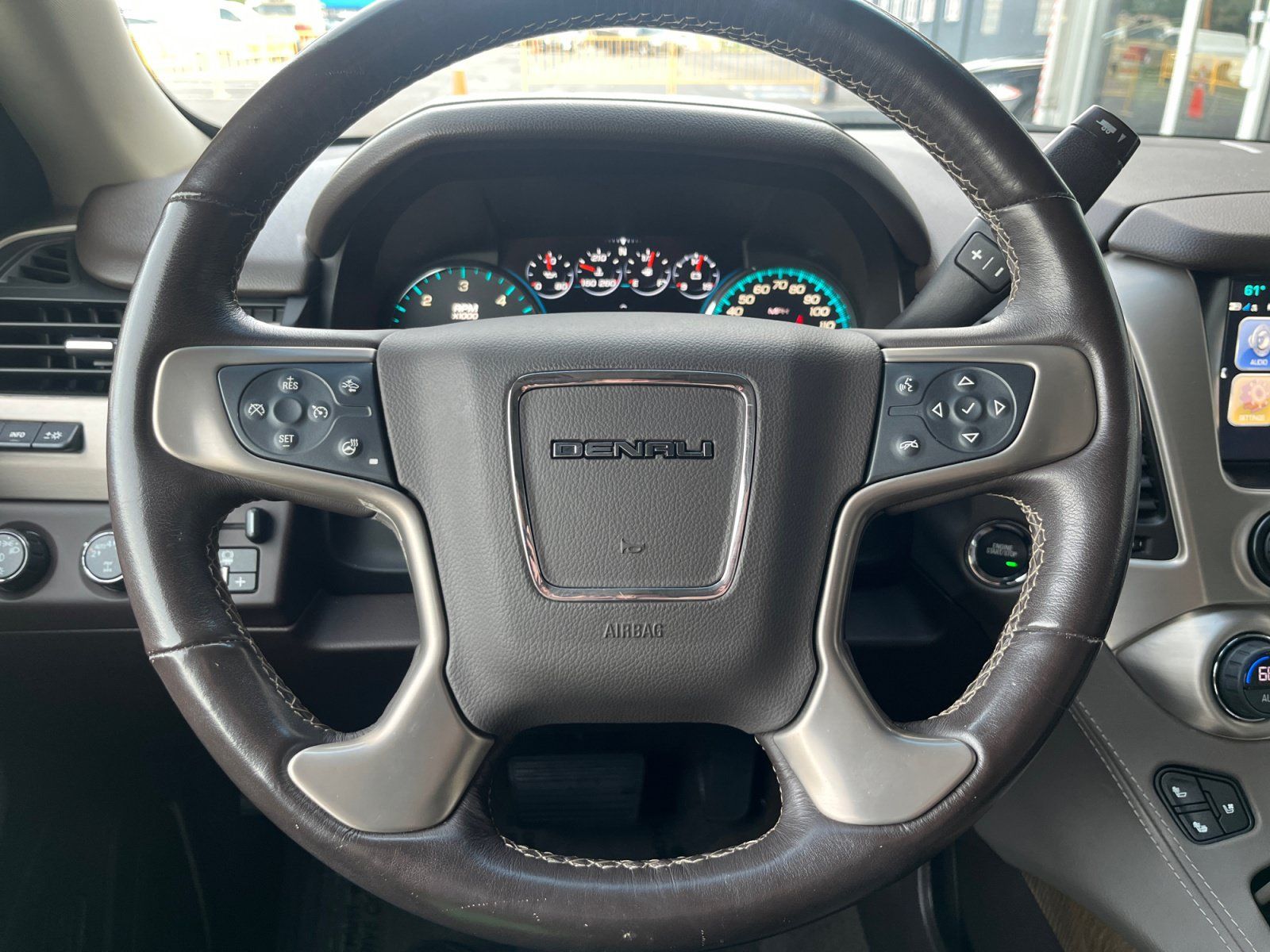 Used 2019 GMC Yukon Denali AWD/4WD image 9