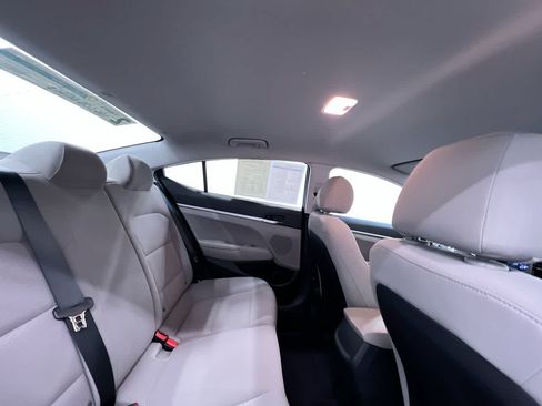 Used 2020 Hyundai Elantra SE FWD image 38