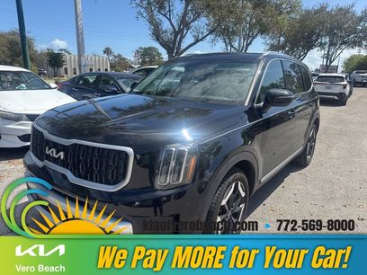 Used 2024 Kia Telluride EX w/ EX Captain's Chair Package