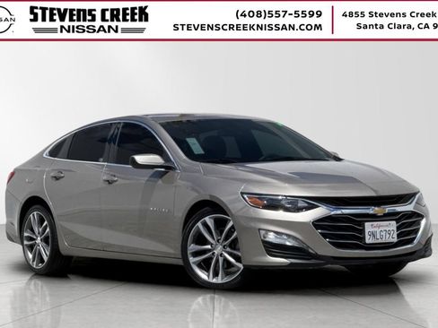Used 2022 Chevrolet Malibu LT FWD image 1