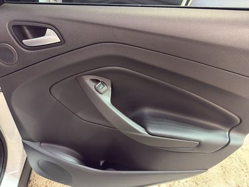 Used 2018 Ford Escape Titanium w/ Ford Safe & Smart Package AWD/4WD image 24