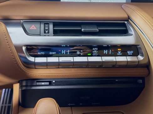 Used 2018 Lexus LC 500 Coupe image 16