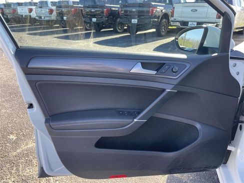 Used 2020 Volkswagen Golf 4-Door image 15