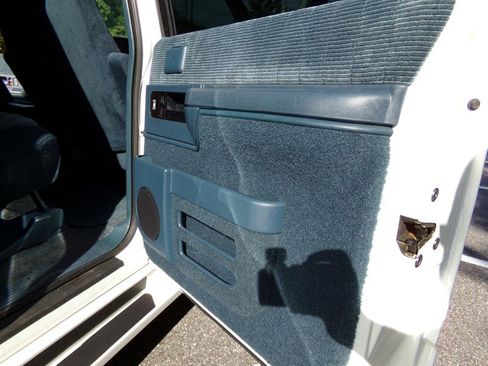 Used 1994 Chevrolet Suburban 4WD image 26