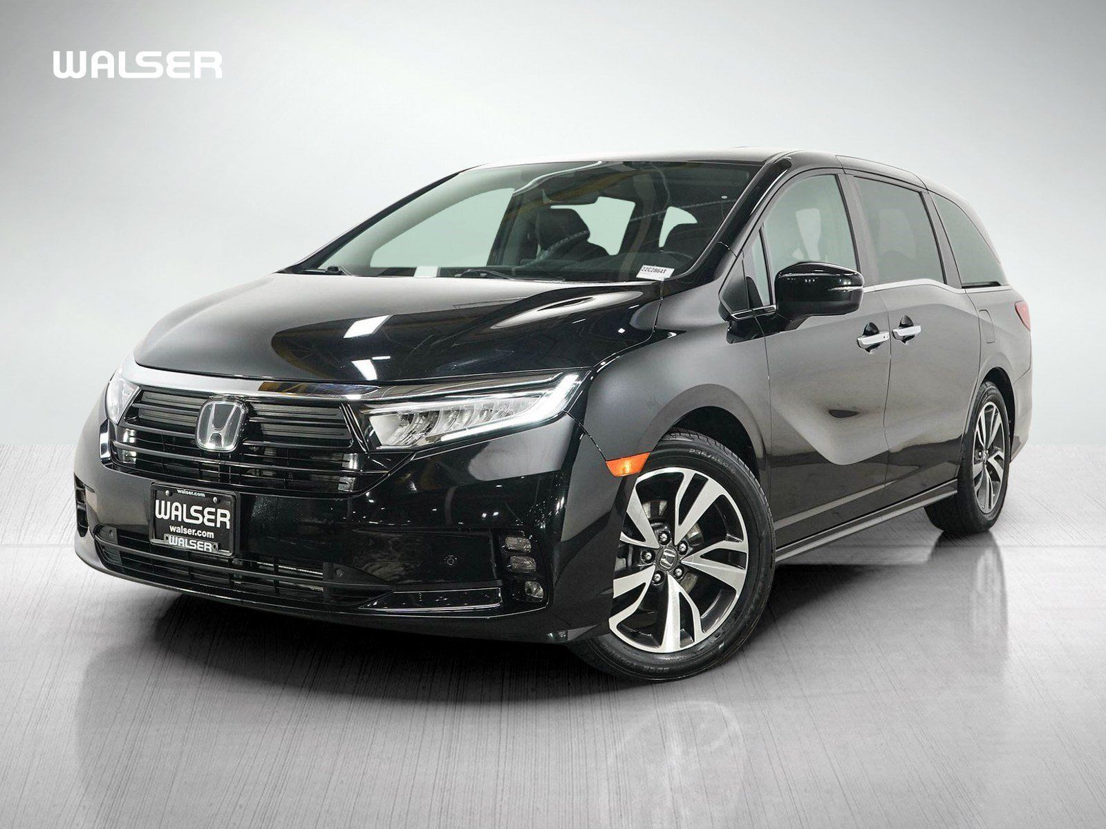 Used 2022 Honda Odyssey Touring image 1