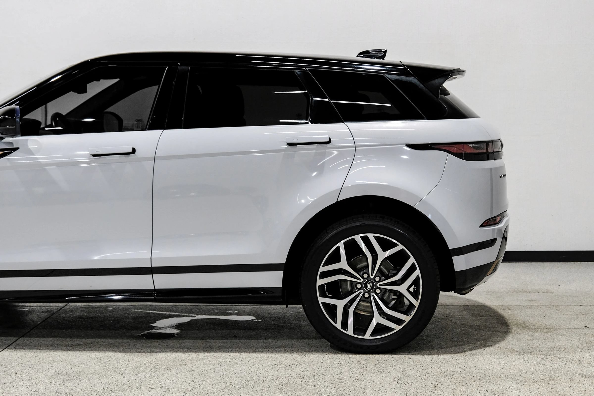 Used 2020 Land Rover Range Rover Evoque First Edition AWD/4WD image 9