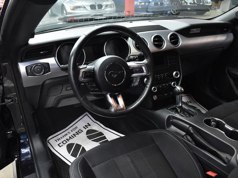Used 2022 Ford Mustang GT RWD image 25