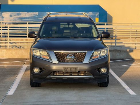 Used 2014 Nissan Pathfinder SL FWD image 2