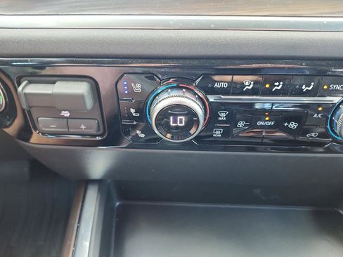 Certified 2026 GMC Sierra 1500 SLT w/ SLT Premium Plus Package AWD/4WD image 23