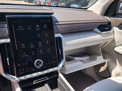 New 2026 GMC Acadia Denali w/ Super Cruise Package FWD image 37