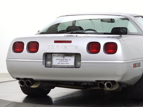 Used 1996 Chevrolet Corvette Coupe image 9