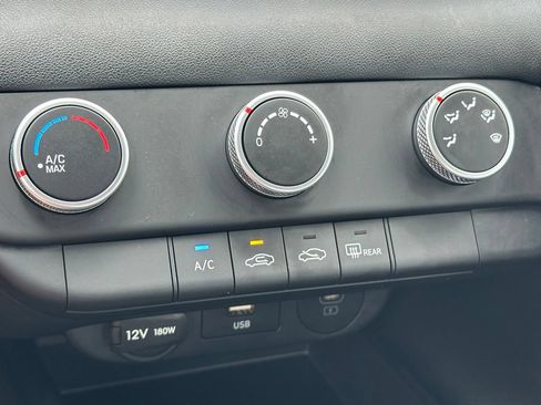 Used 2026 Hyundai Elantra SE FWD image 18