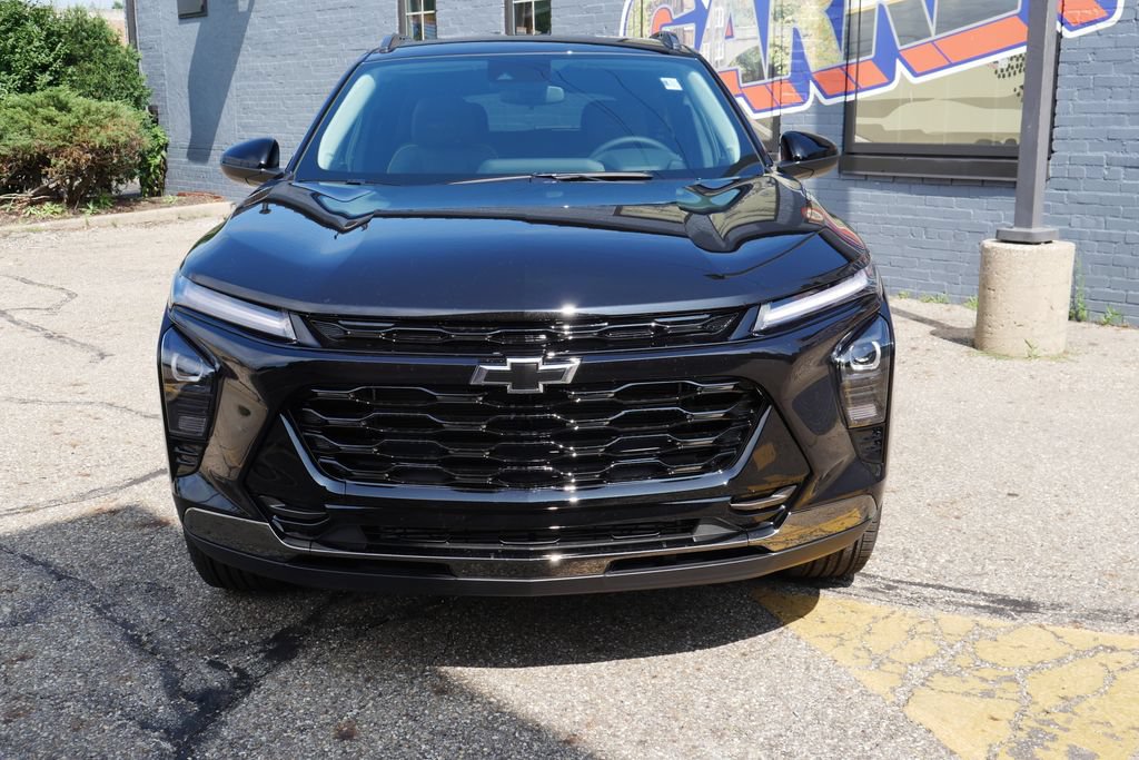 New 2026 Chevrolet Trax ACTIV w/ Driver Confidence Package FWD image 2