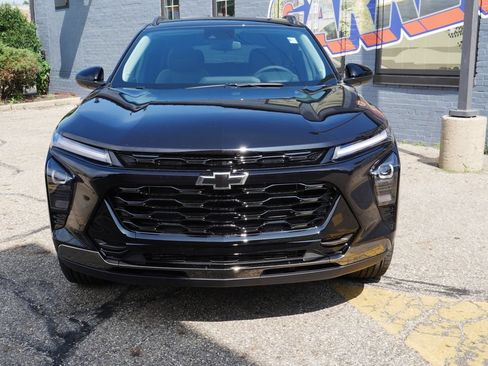 New 2026 Chevrolet Trax ACTIV w/ Driver Confidence Package FWD image 2