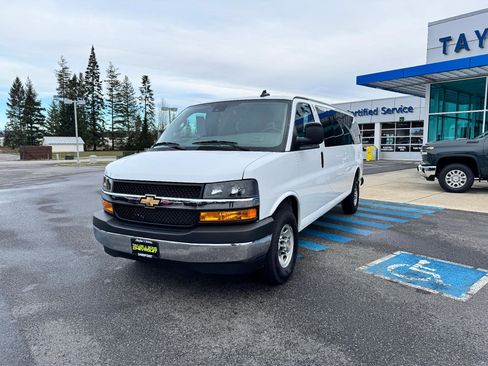 Used 2024 Chevrolet Express 3500 LT w/ LT Preferred Equipment Group image 3