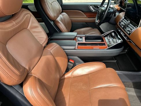 Used 2024 Lincoln Navigator Reserve AWD/4WD image 13