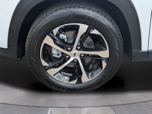 New 2026 Chevrolet Trax RS w/ Sunroof Package FWD image 9