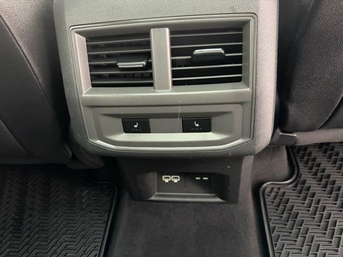 Used 2020 Volkswagen Atlas Cross Sport SEL Premium image 13