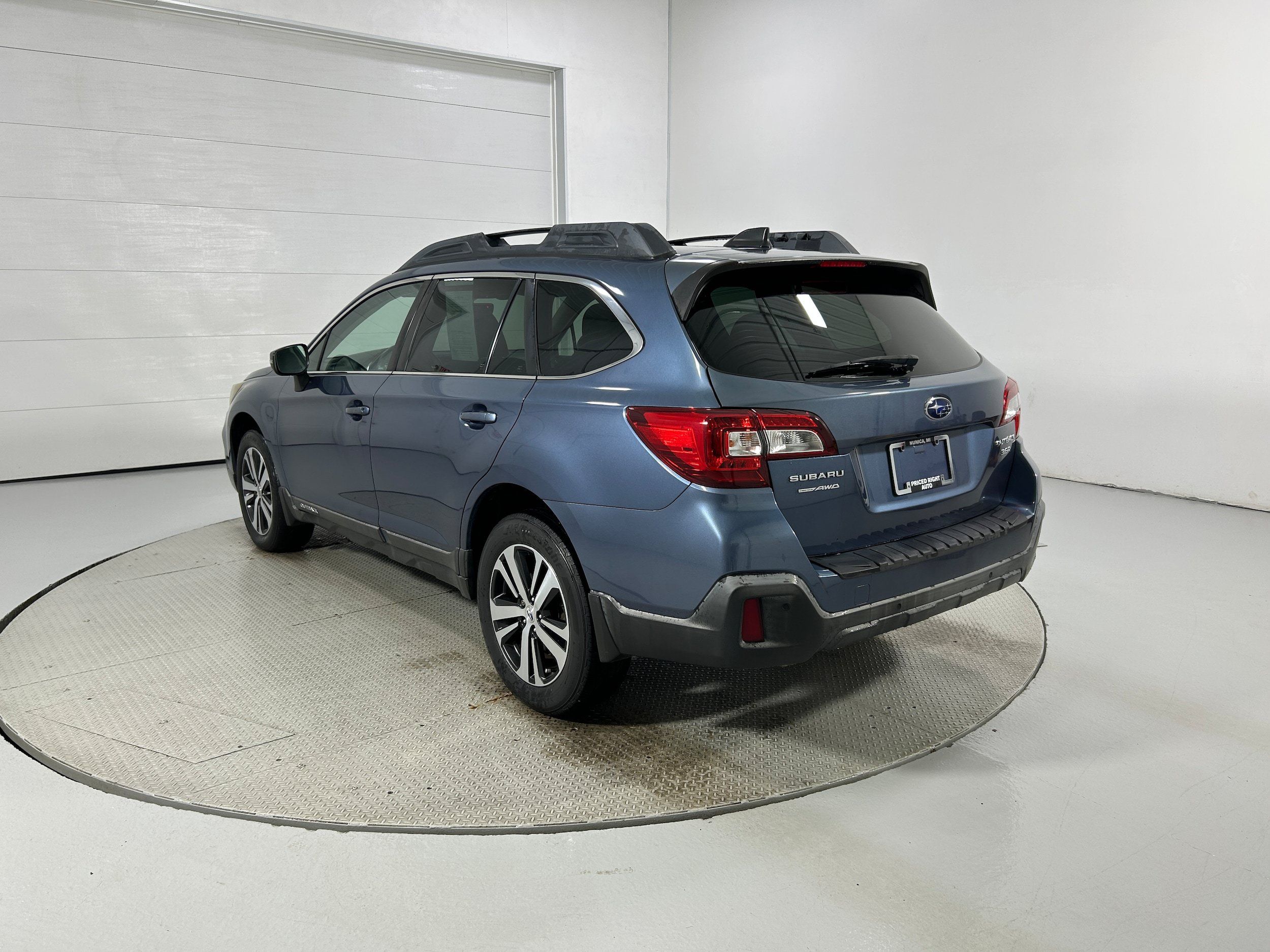 Used 2018 Subaru Outback 3.6R Limited AWD/4WD image 24