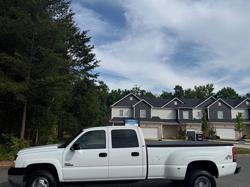 Used 2005 Chevrolet Silverado 3500 LT w/ Heavy-Duty Power Package AWD/4WD image 3